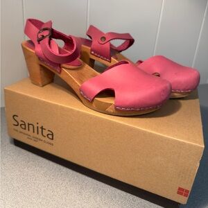 Sanita Fuchsia Leather Wooden Clog Sandals